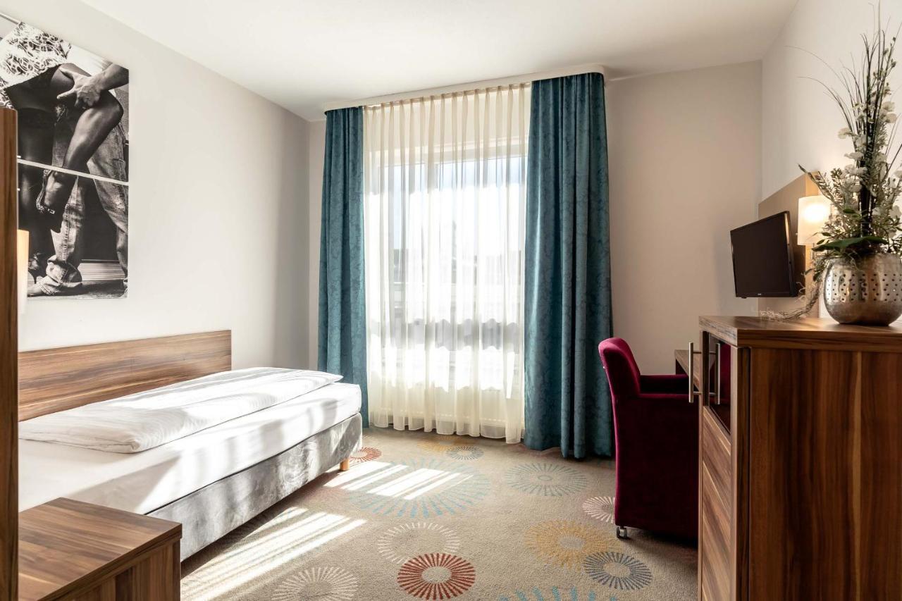 Altstadthotel Guesthouse Die Galerie Ingolstadt Esterno foto