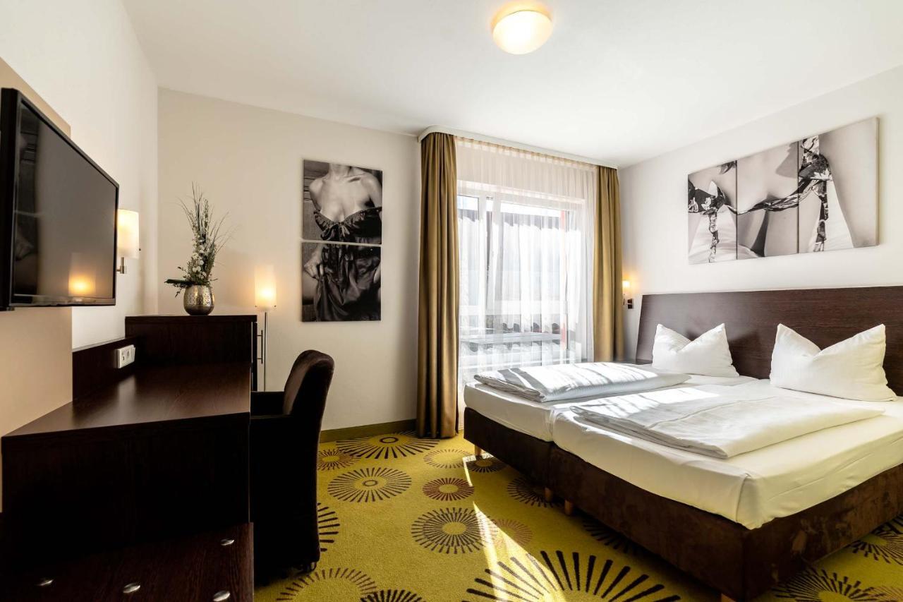 Altstadthotel Guesthouse Die Galerie Ingolstadt Esterno foto