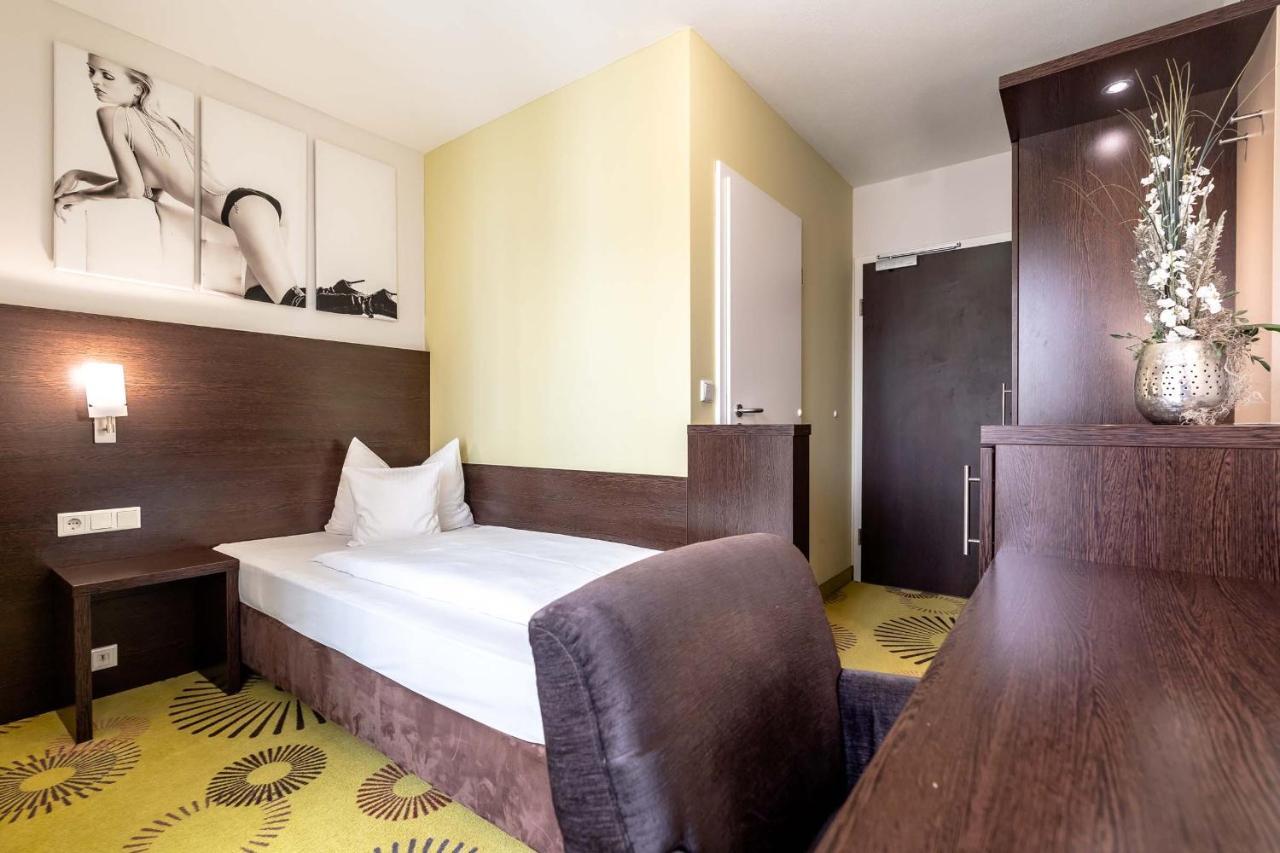 Altstadthotel Guesthouse Die Galerie Ingolstadt Esterno foto